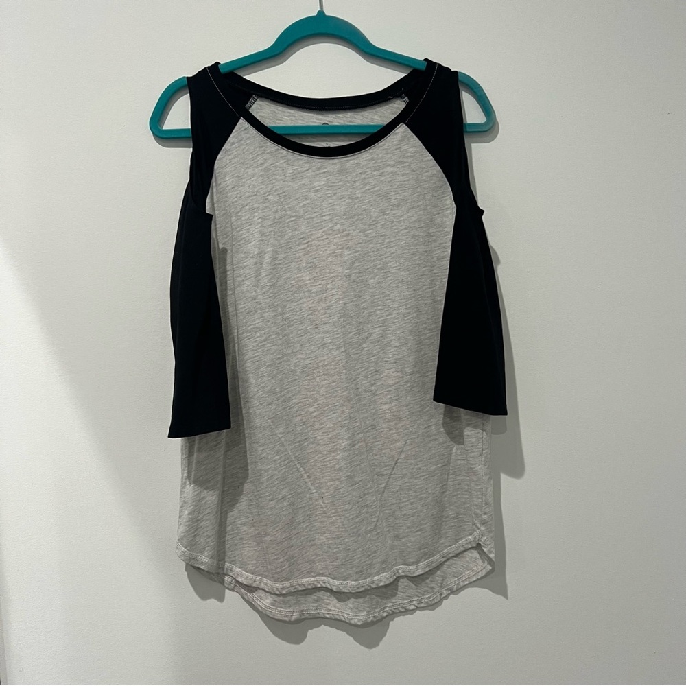 Mid-Sleeve Tee